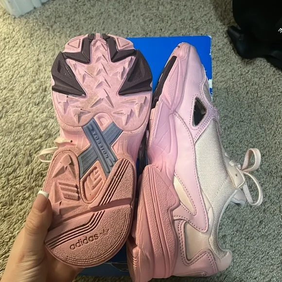 Adidas falcon - Picture 3 of 5